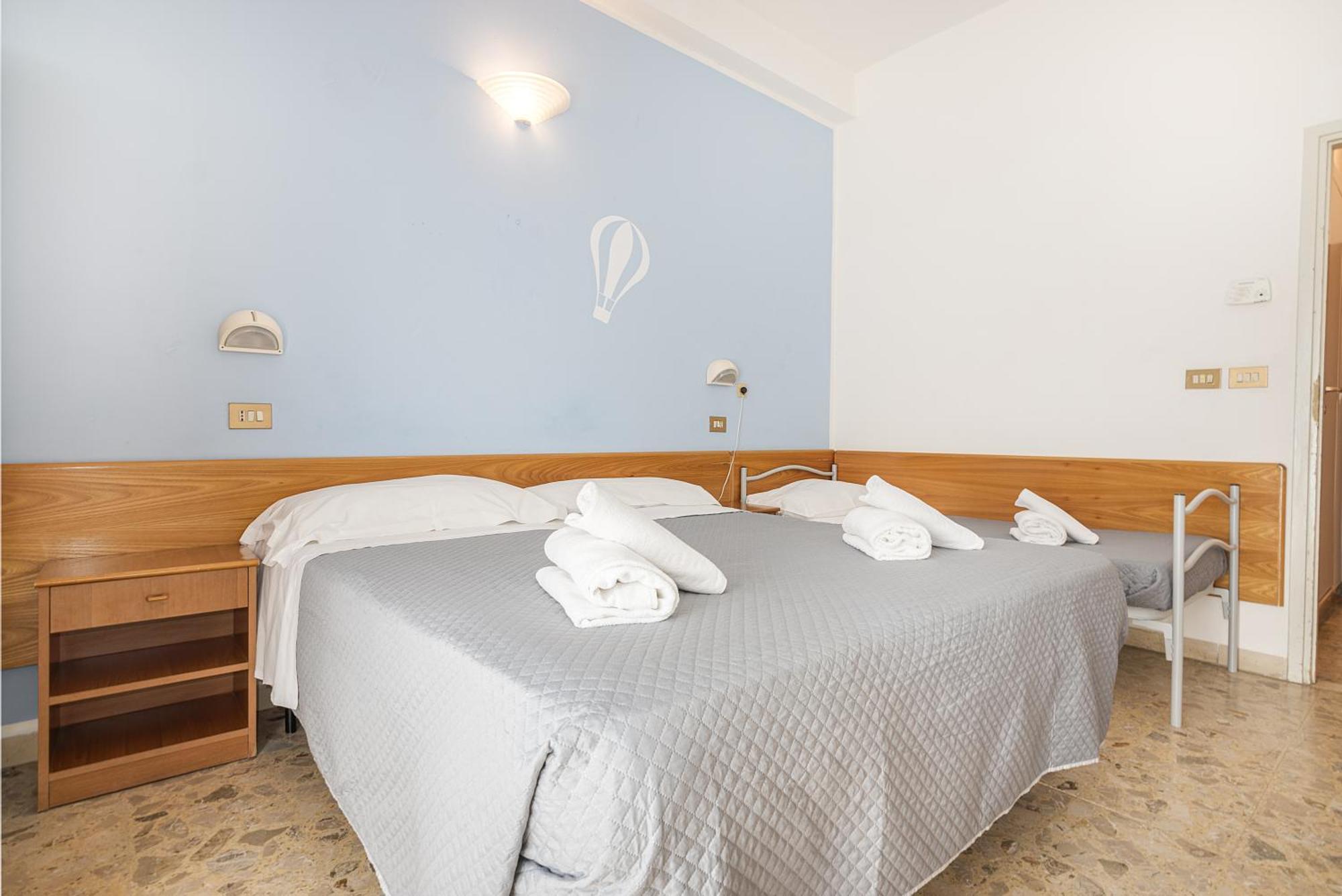 Hotel Santiago Rimini Exteriör bild